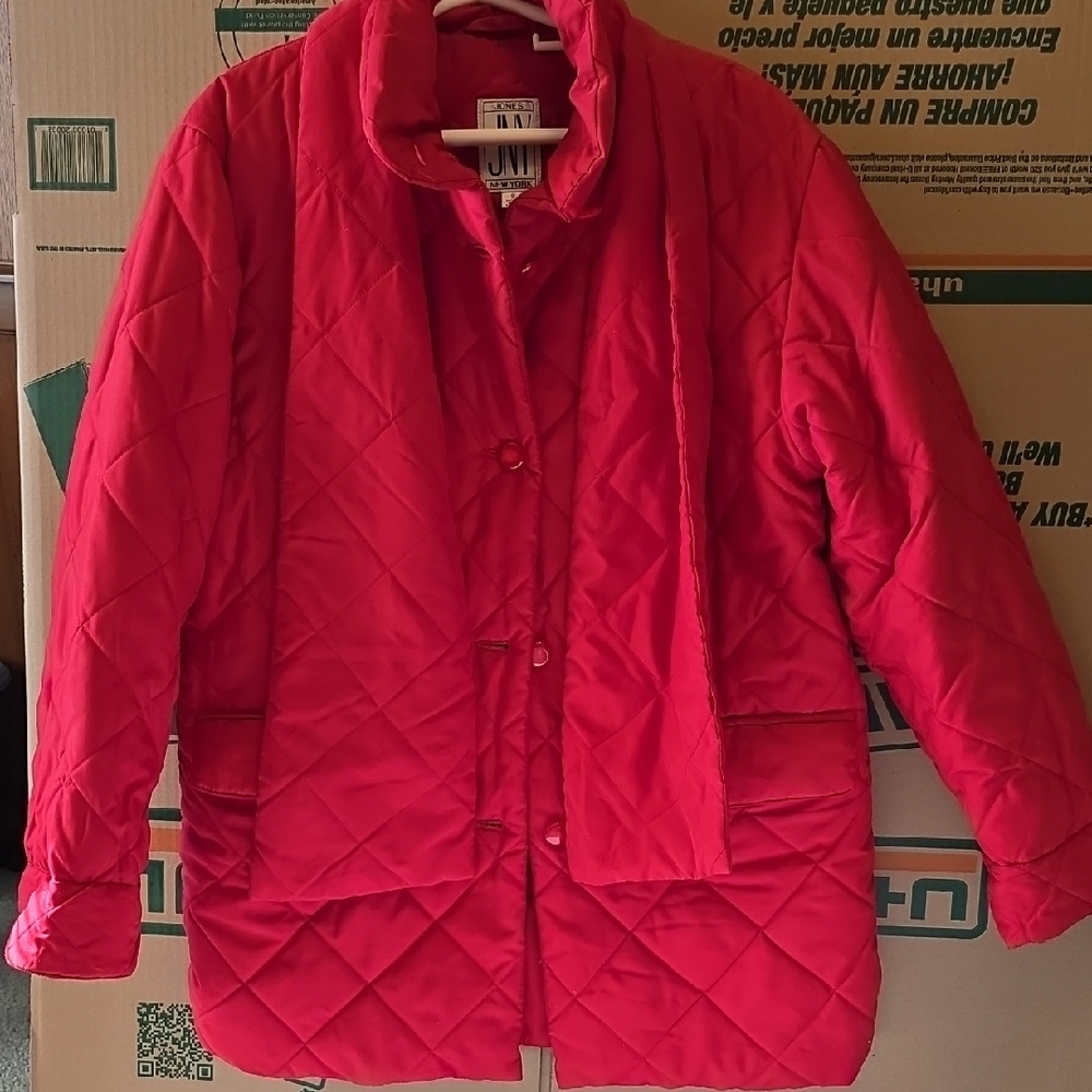 Jones New York Red Puffer Jacket with Quilted Design
